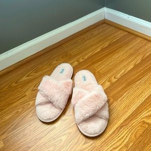 Fabfitfun Splendid Faux Fur slippers